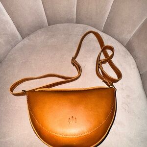 Chic Tan Leather Crossbody Bag